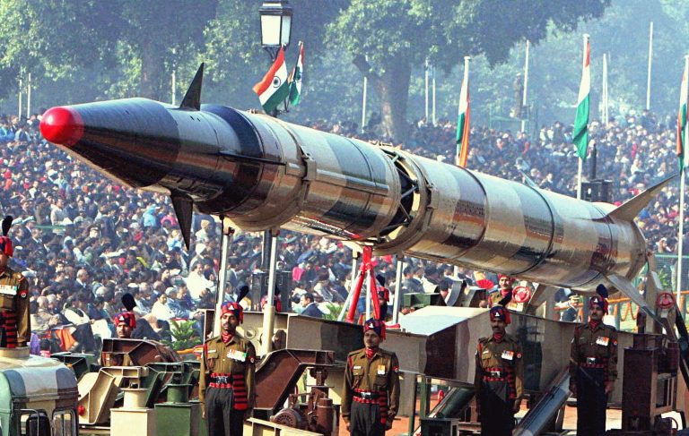 India prueba misiles capaces de transportar cabezas nucleares
