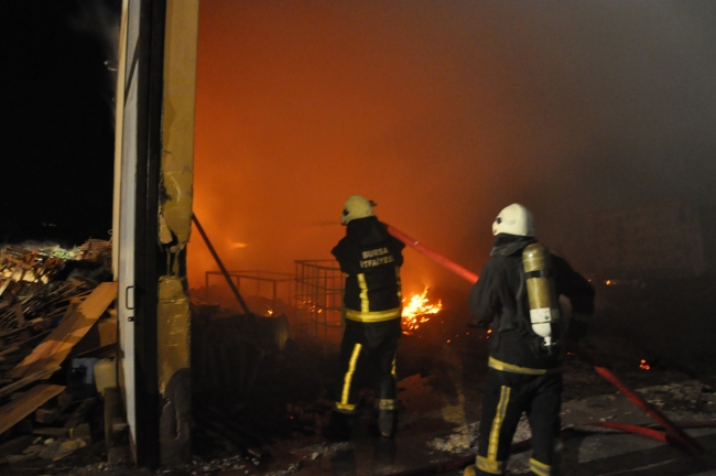 Turquía: Joven incendia una fábrica en la que fue explotado