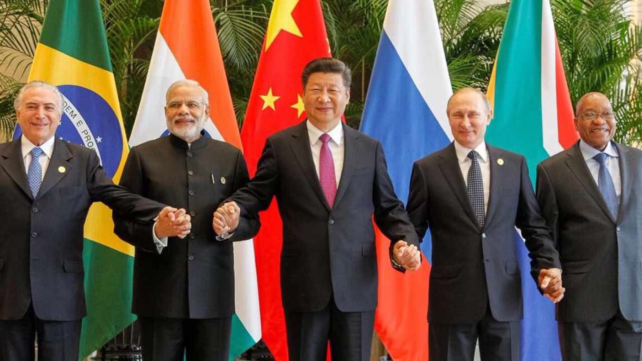 ¡Adiós al dólar! BRICS revoluciona la economía mundial con nueva moneda y expansión masiva de la